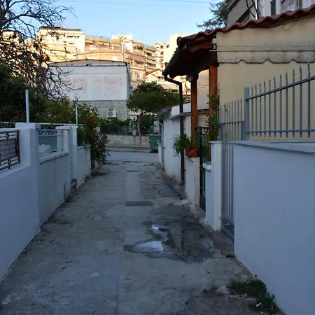 بيت للعطل Iron House *